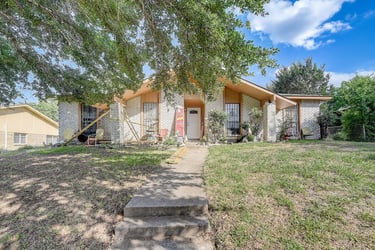 See details about 2930 Branch Oaks Dr, Garland, TX 75043